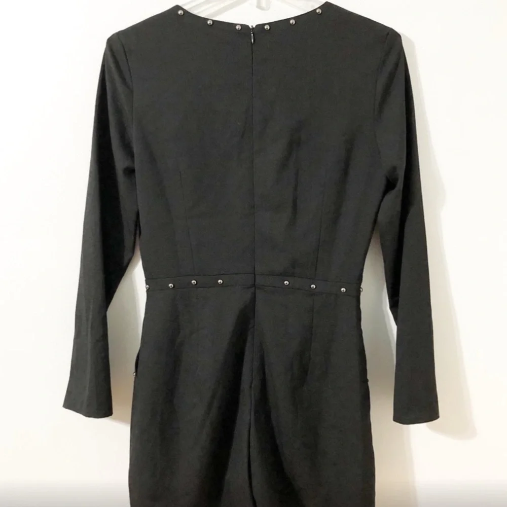 NWT Lucy Paris Silver Tone Studded Deep V Long Sleeve Crepe Romper Black Pockets - Picture 2 of 6